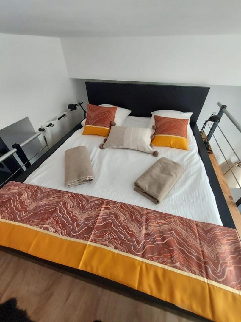 Manhattan Loft - Centre - 5 Mn A Pied Gare - Parking Prive - Patio Troyes Exterior photo